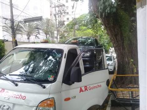 Serviço de Guincho na Avenida Roberto Marinnho